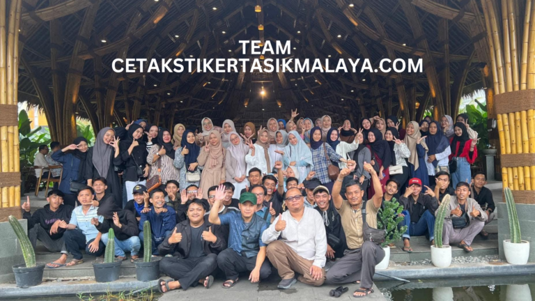 Mengenal Tim Cetak Stiker Tasikmalaya: Dari Admin hingga Operator Produksi