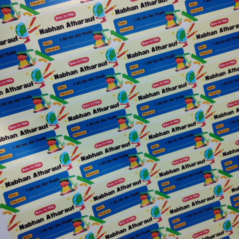 Stiker Vinyl Custom Nama Anak di Tasikmalaya – Cocok untuk Buku, Botol, dan Alat Sekolah