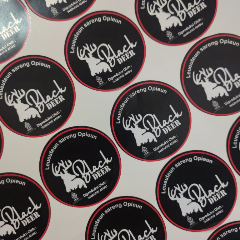 Cetak Stiker Vinyl Tahan Air di Tasikmalaya: Solusi Label Awet dan Menarik
